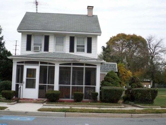 2nd image of 35 N Queen St
