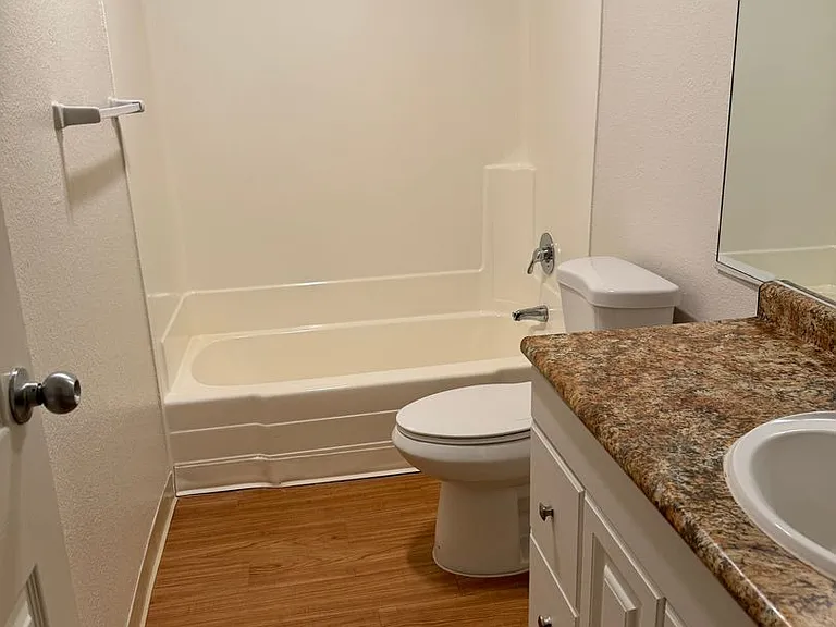 Canyon Club Apartments — Photo 25