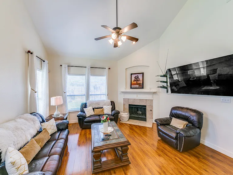 4605 Tina Dr — Photo 5