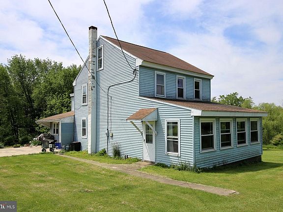 2nd image of 869 Richard Dr