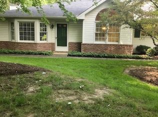 18562 Woodside Xing S, Strongsville, OH