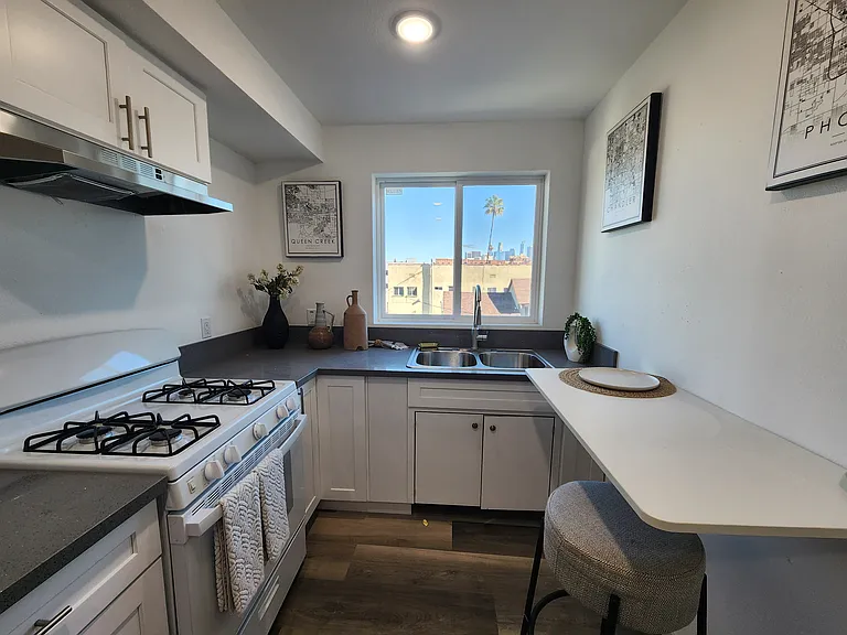 2837 San Marino St #1 — Photo 13