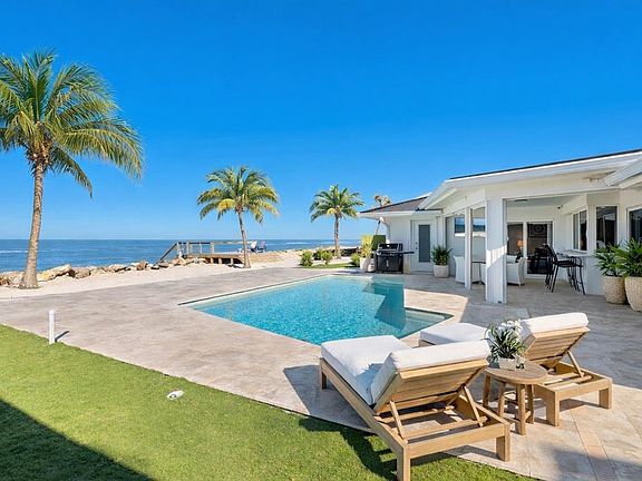 2nd image of 3743 Casey Key Rd