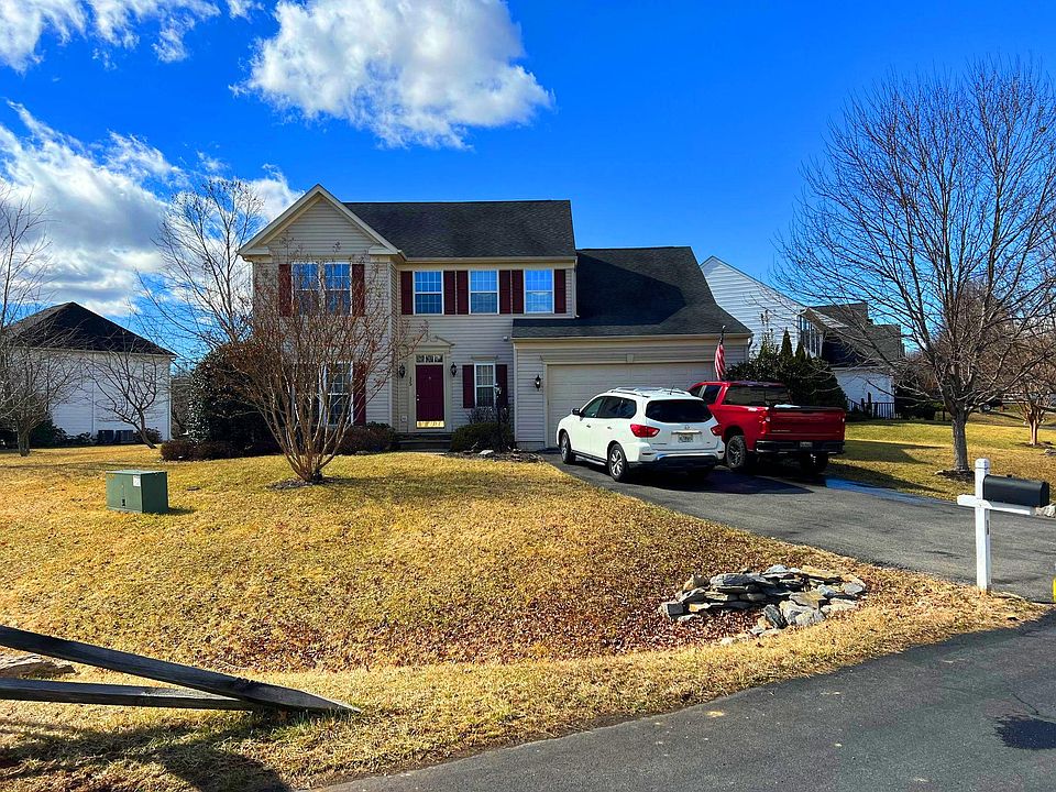 1st image of 15 Butcher Ct