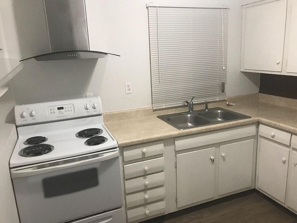 1st image of 212 E Lake Brantley Dr