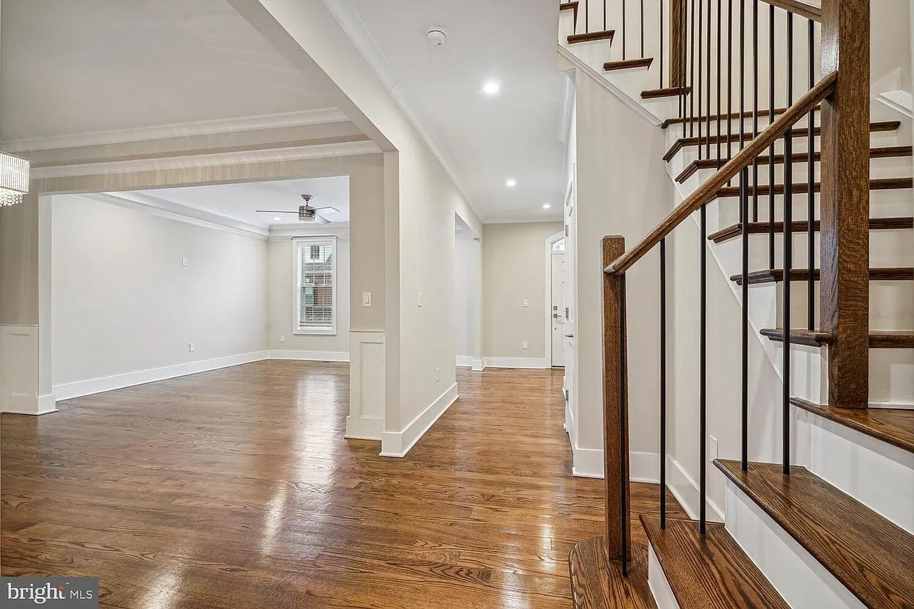 3 bed, 3.5 bath, 2265 sqft, $3,500 — Photo 3