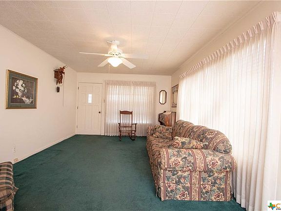 3rd image of 909 E Morgan Ave