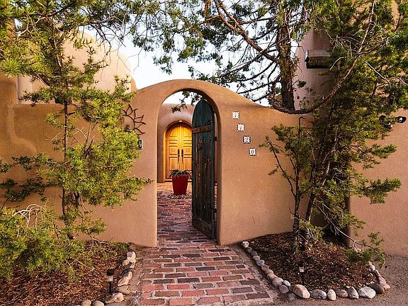 2nd image of 1120 Paseo Barranca