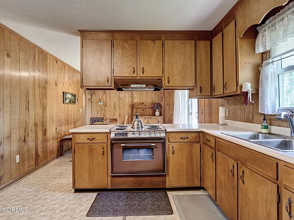 4th image of 618 Mohican Trl