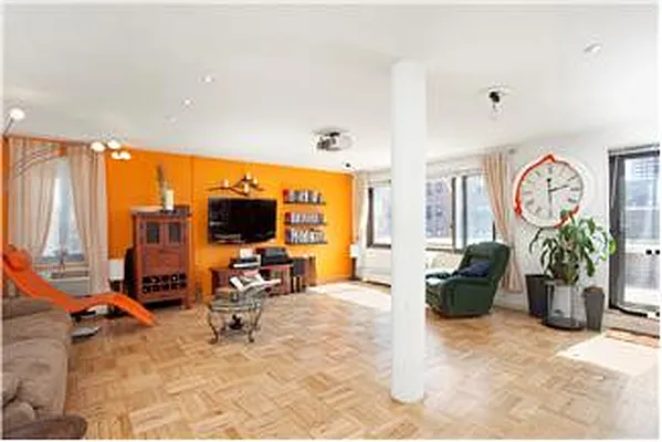 Sold by Miriam Izsak Realty  LLC | media 8