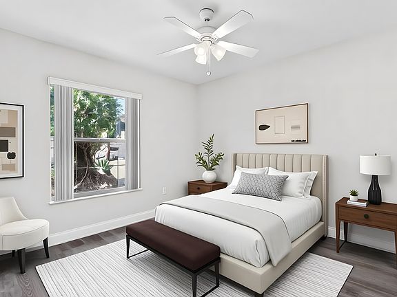 5th image of 50 Breeze Hill Ln