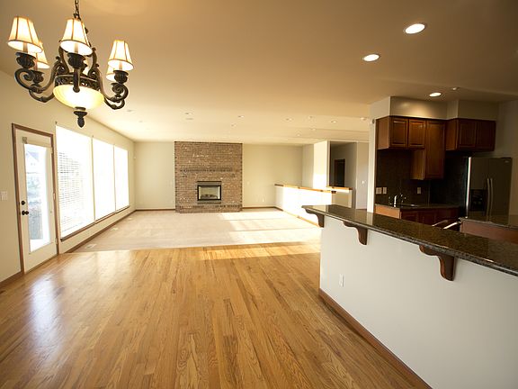 5th image of 2416 Herndon Pl