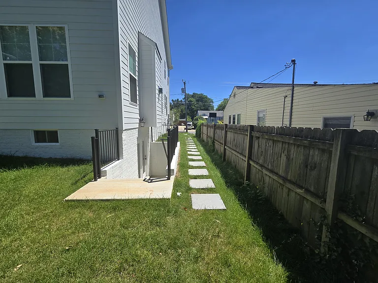 1914 Cherri Dr — Photo 9