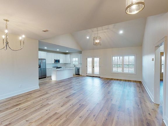5th image of 330 Westwoods Dr