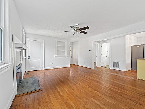 5th image of 216 Timberlake Dr
