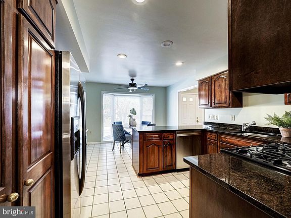 4th image of 10137 Crestberry Pl