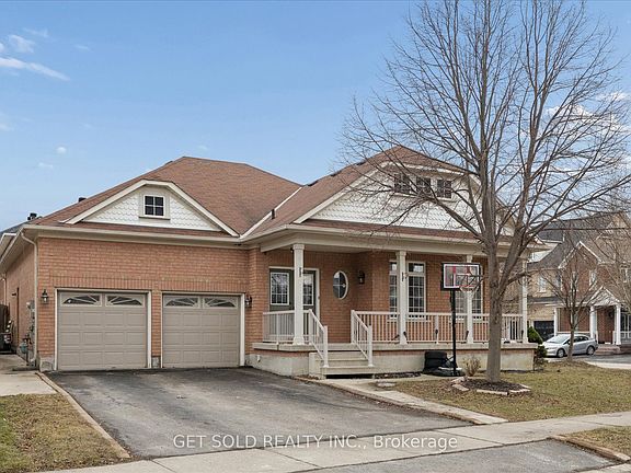 2nd image of 16 Deerchase Rd