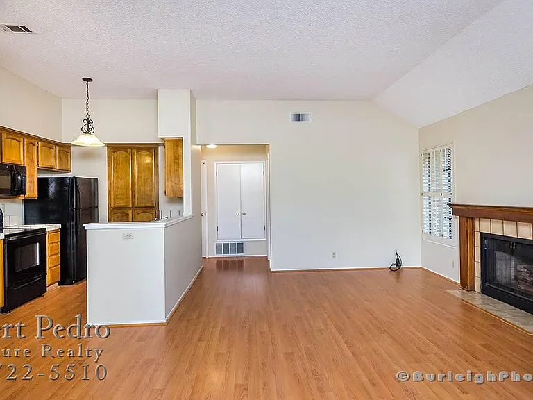 1748 Vista Del Sol — Photo 4