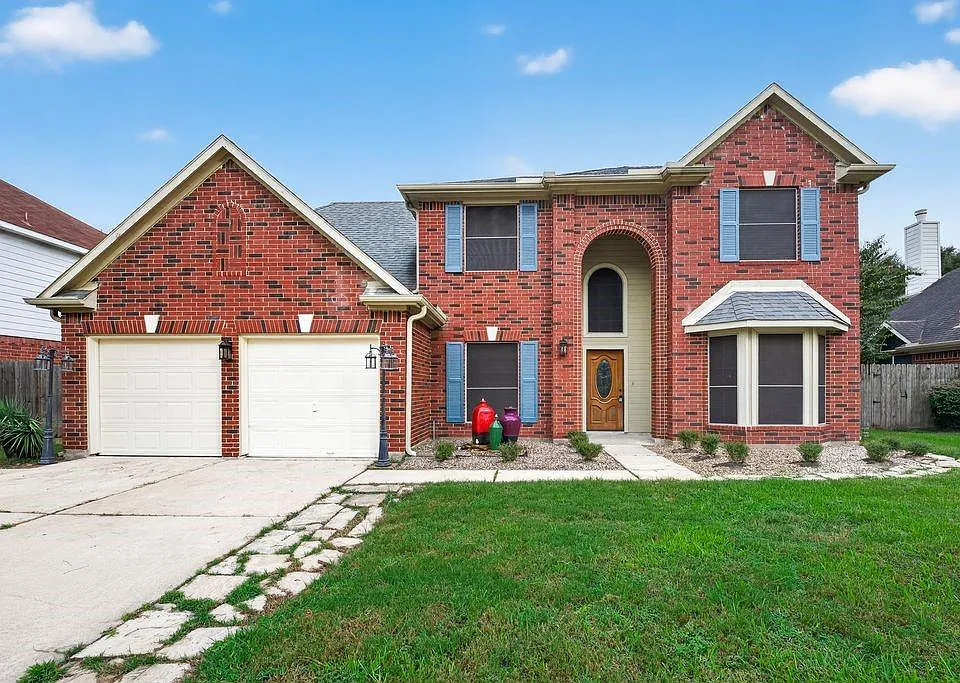 13130 Mills River St