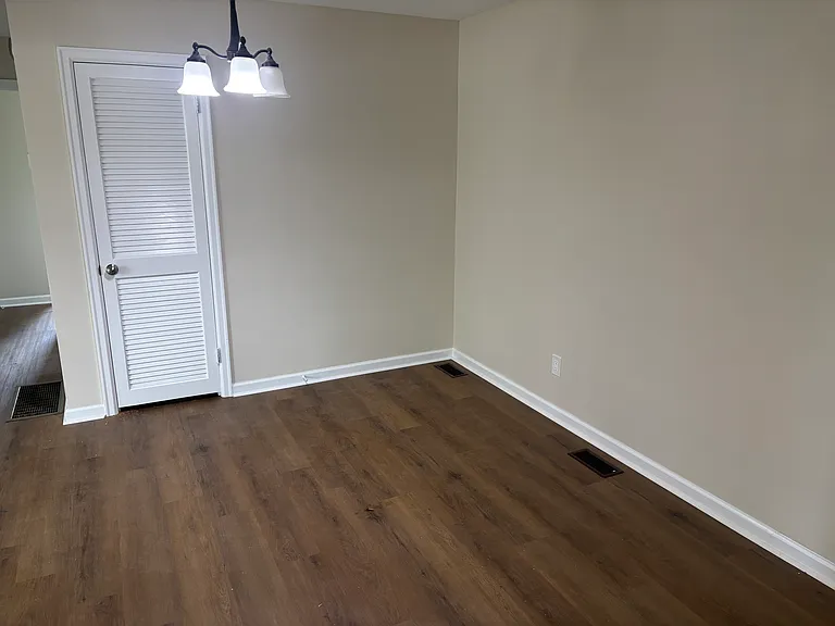 212 Zandale Dr — Photo 18