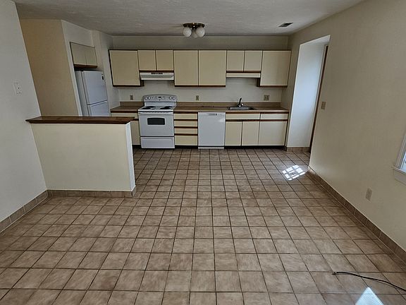 2nd image of 41 Brooks St #8
