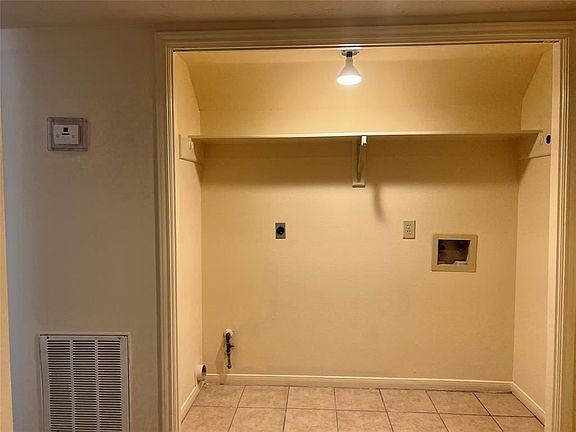 4th image of 9202 Bristlebrook Dr