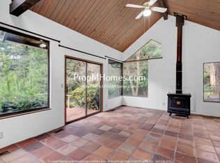 8945 SW 9th Dr, Portland, OR 97219