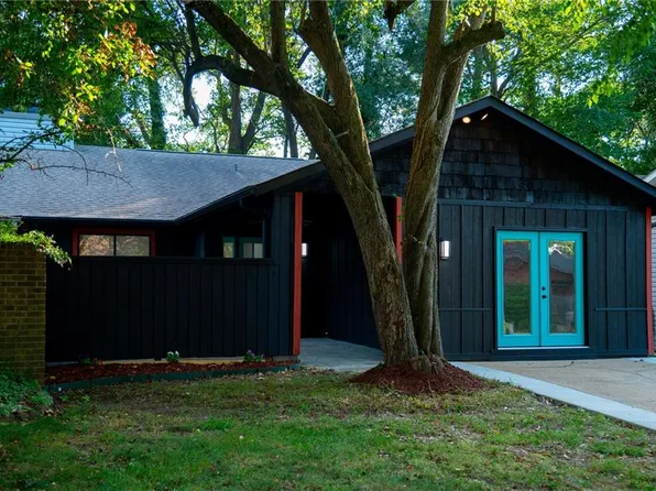 4437 Smokey Lake Dr, Virginia Beach, VA 23462