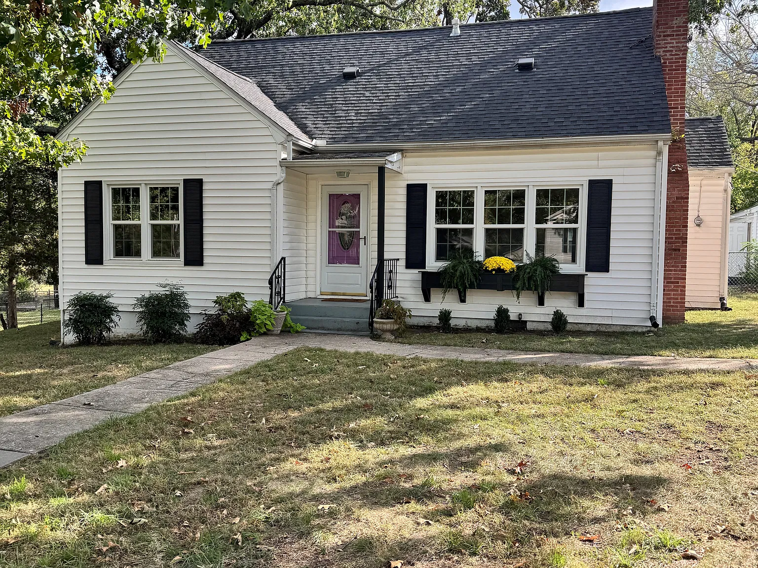 3 bed, 1620 sqft, $1,900 — Photo 1