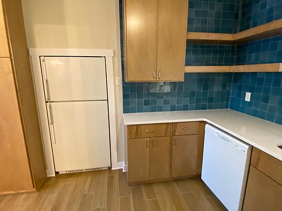 5th image of 4406 Wyoming Ave #A
