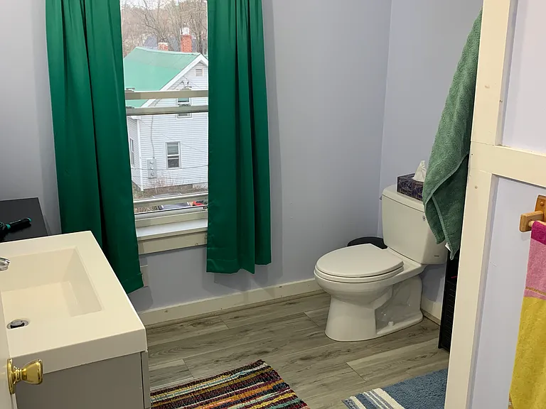 25 Main St #4 — Photo 8