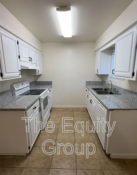 809 Monarch Cir #2 — Photo 6