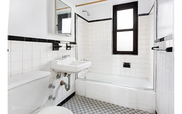 Sold by Douglas Elliman | media 24