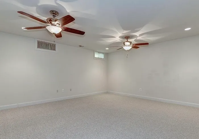 8065 Winstead Manor Ln — Photo 30