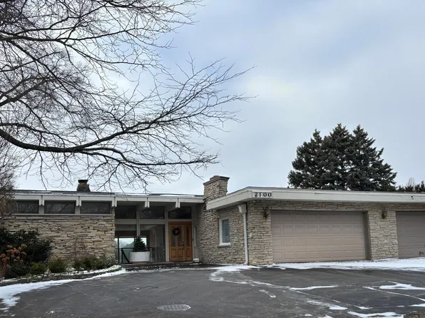 2100 Valley Lo Ln, Glenview, IL 60025