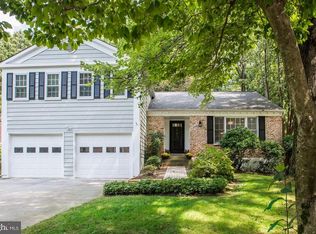 9360 Tovito Dr, Fairfax, VA 22031