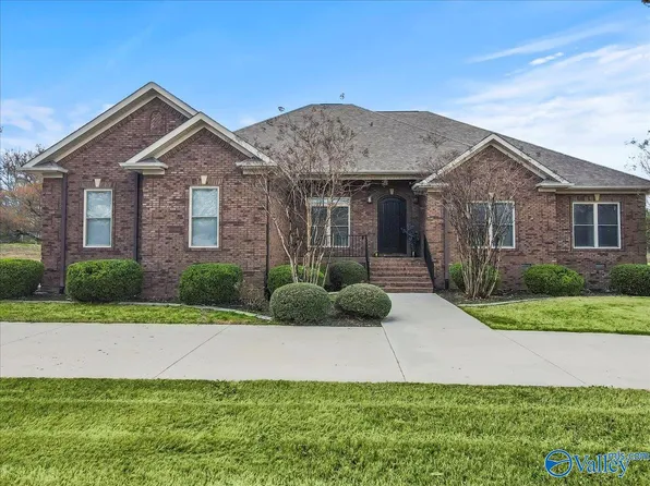 495 5th St E, Grant, AL 35747