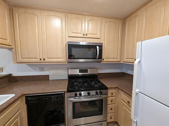 5th image of 162 Casuda Canyon Dr APT F