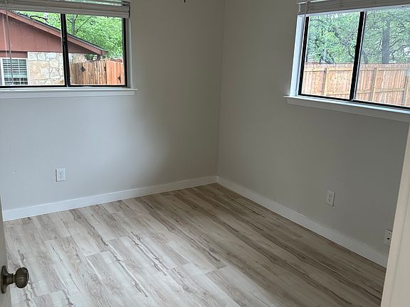 5th image of 748 Rosewood Ave #746