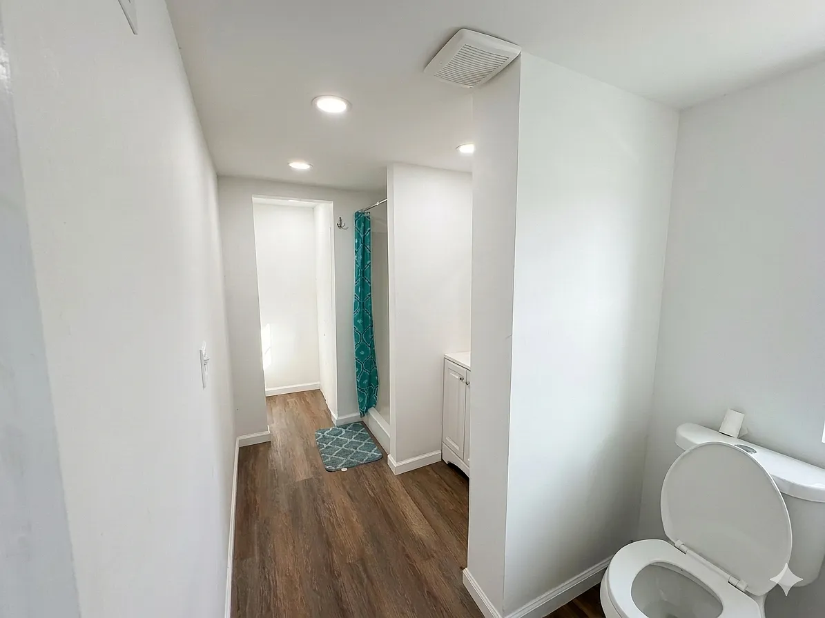 1 bed, 725 sqft, $1,200 — Photo 4