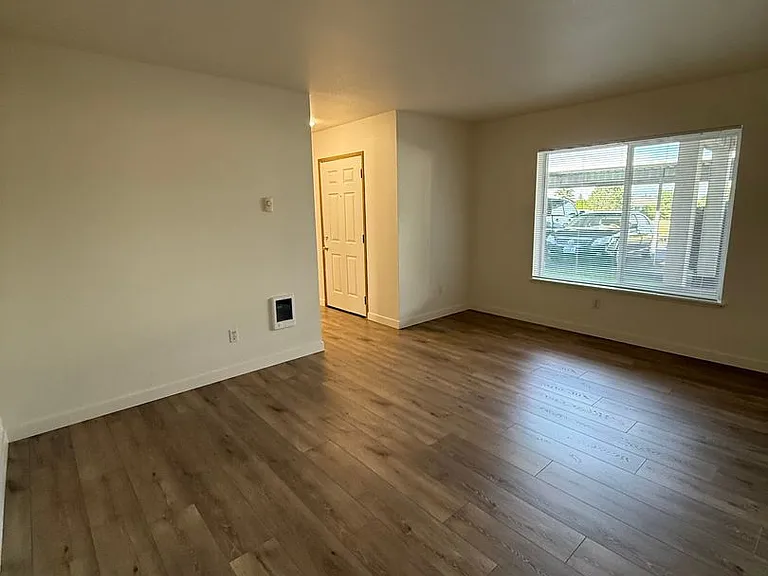 5388 N Hills Dr — Photo 9