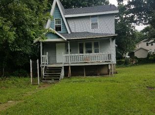 561 Parkdale Dr, Akron, OH 44307