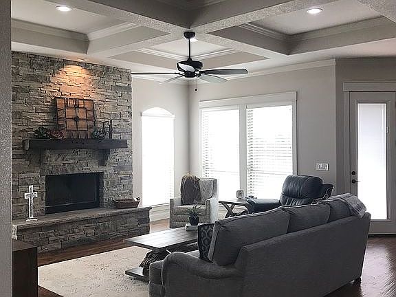 5th image of 101 La Grange Ct