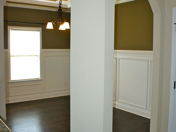 3rd image of 2822 McManus Cir