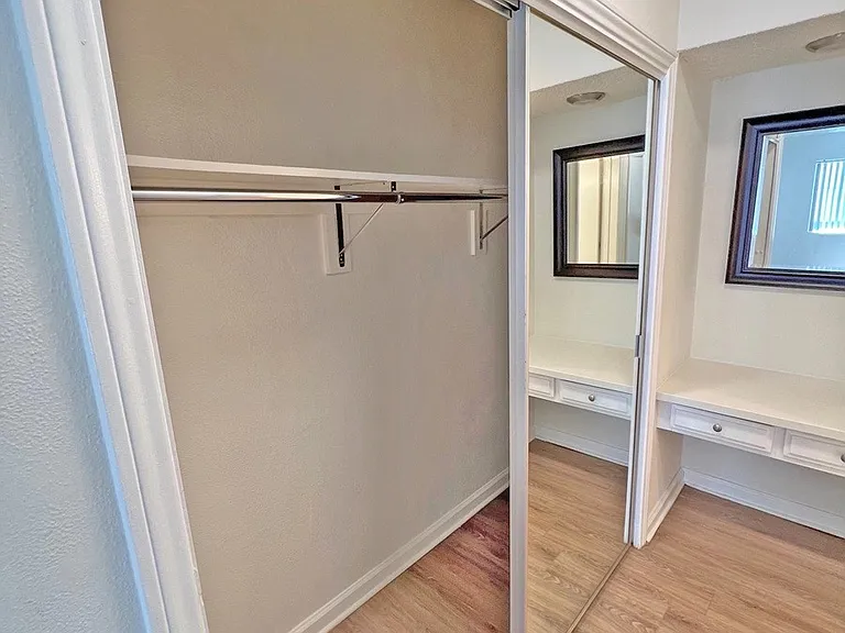 6100 Buckingham Pkwy #206 — Photo 14