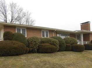 226 E Alta Ave, Altoona, PA 16601
