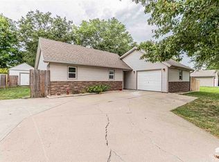 404 Guinevere Dr, Junction City, KS 66441
