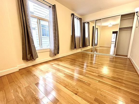 5th image of 2941 Gough St #1