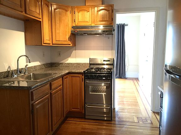 3rd image of 523 Judah St APT 201