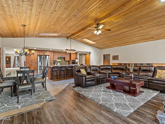 5th image of 935 E RAINTREE Road